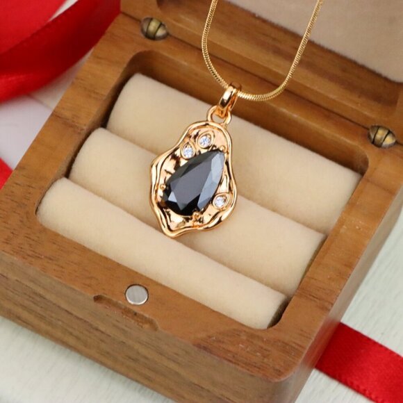 "Chic Black Teardrop Pendant in Gold Frame, XPPT1735 - Picture 6 of 13